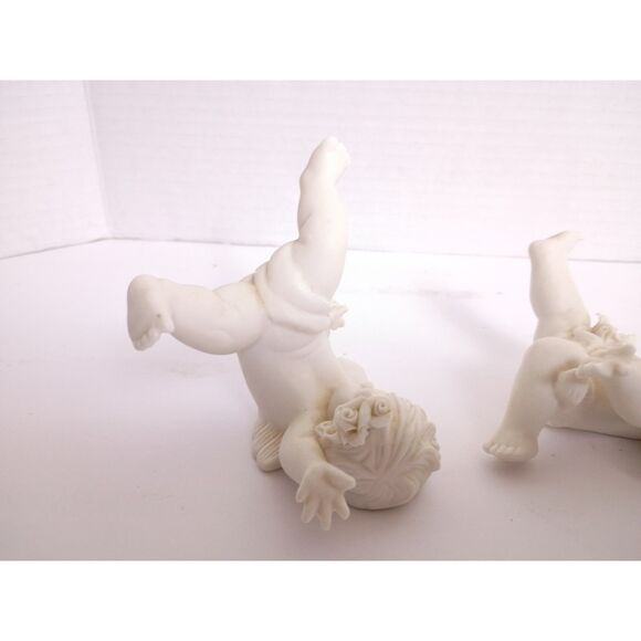 Set of 3 Vintage GANZ White Porcelain Cherubs at Play Figurines - Picture 9 of 14